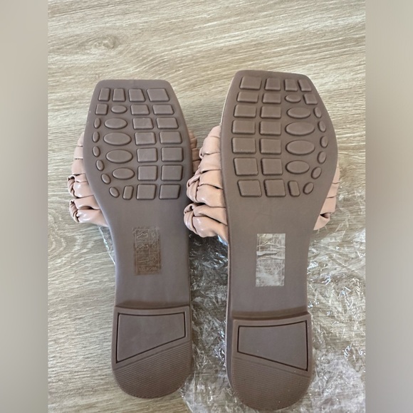 Beige sandals - Picture 4 of 4